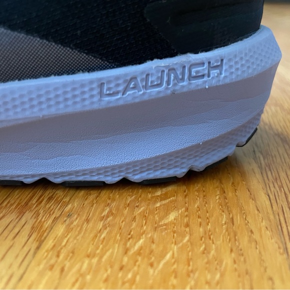 Brooks Launch 9 Black Running Shoes - Picture 3 of 12